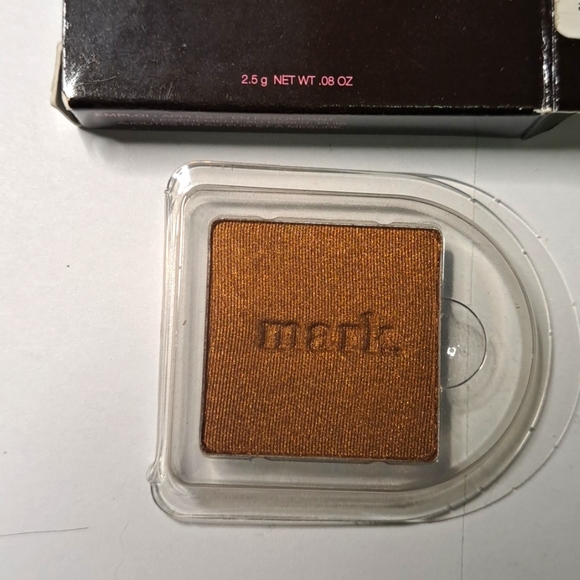 MARK Tiki eyeshadow - Picture 2 of 2